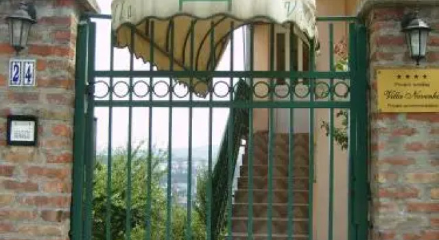 Villa Nevenka Rooms, Buchen Sie Villa Villen in Zentralserbien, Villa