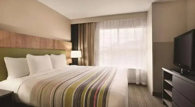 Люкс Standard Country Inn & Suites by Radisson, Newnan, GA