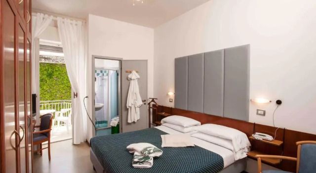 Двухместный номер Standard с балконом Giovanna Regina Hotel