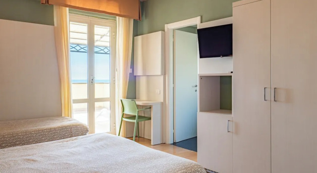 Трёхместный номер Standard с балконом и с видом на море Hotel Il Nido