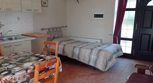 1-bed Apartment Sleeps 2 - Free Parking and Garden, Varaa Huoneisto Hotellit Ciociaria pysäköinnillä, Pysäköinti