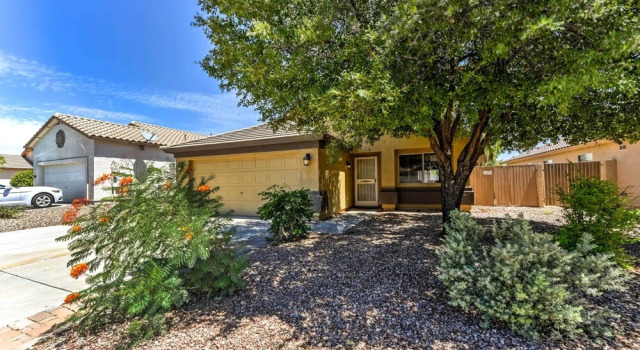 Serene Surprise Home w/ Backyard & Private Pool, Забронировать Дом для отпуска Сюрпрайз Phoenix Metropolitan Area, рядом с Destiny Springs Healthcare