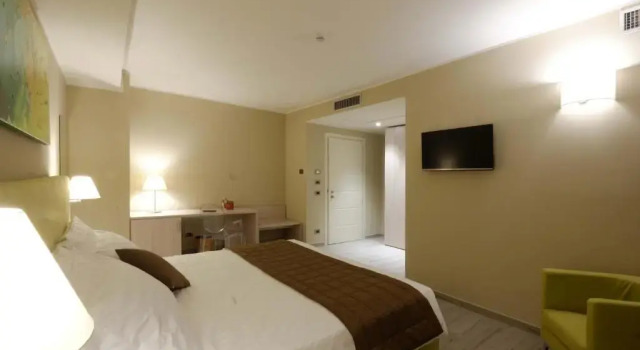 Spa Roero Relax Resort, Book Ferieresort Hoteller i Canale med morgenmad, Morgenmad