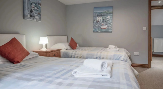 Rose Coach House, Rezervați Hotel Hoteluri în Llanddowror cu parcare, Parcare