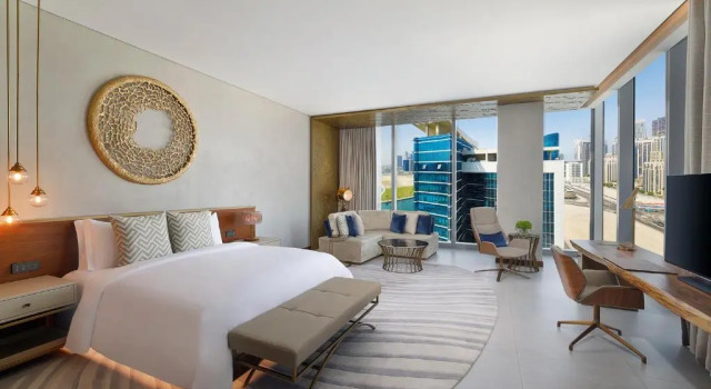 Двухместный люкс Superior with Dubai Downtown view The St. Regis Downtown Dubai