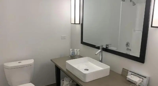 Шестиместный номер Standard Country Inn & Suites by Radisson, Chicago OHare South, IL