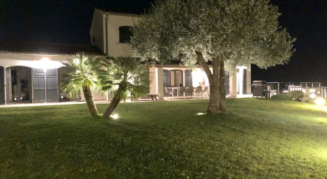 Uxurious Villa in Fréjus With Heated Pool & Panoramic View, 预订 别墅 弗雷瑞斯 Var coast
