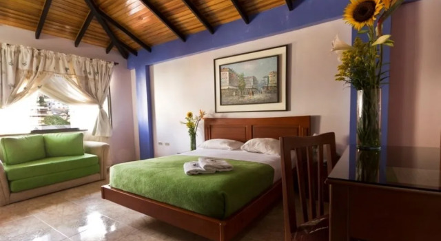 Mon Cricket Hotel