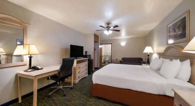 Люкс SureStay Hotel by Best Western Falfurrias