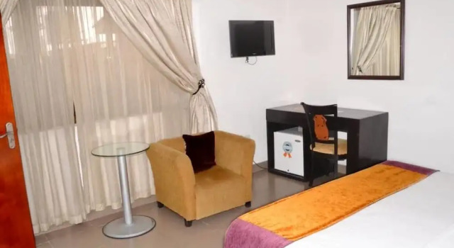 Номер Deluxe Пентхаус Suru Express Hotel