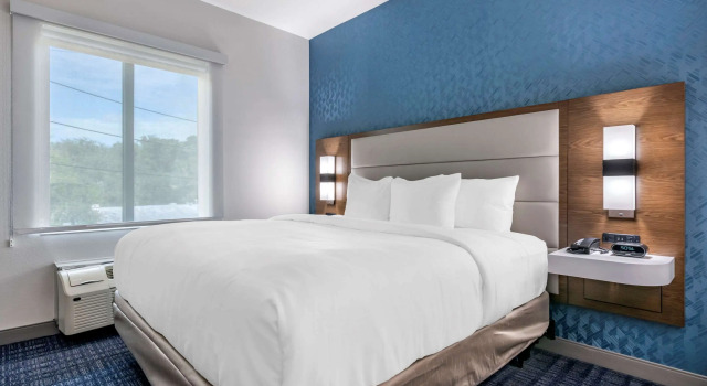 Двухместный люкс Comfort Suites Gainesville Near University