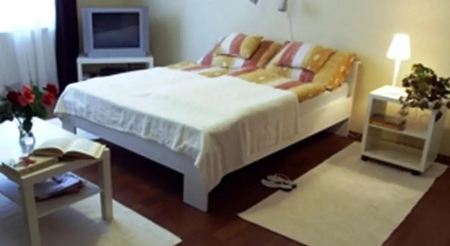 Ilona Apartmanhaz, Rezervovat Hotel Komárom 