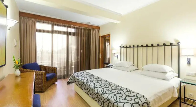 Люкс c 1 комнатой с балконом Galo Resort Hotel Alpino Atlantico