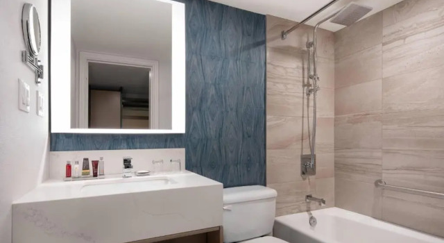 Двухместный номер Deluxe Vancouver Airport Marriott Hotel