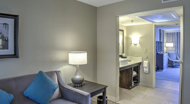 Embassy Suites Indianapolis North, Book Hotel Indianapolis Indiana