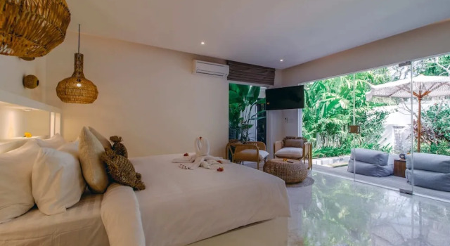 Вилла Villa Mimpi - Spacious Luxury 1BR Villa with Pool, 350m from the Beach