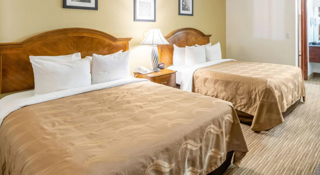 Четырёхместный номер Standard Quality Inn Keystone near Mount Rushmore