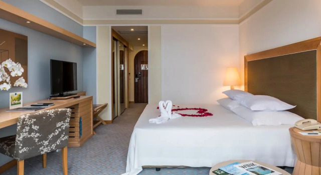 Полулюкс Superior Pestana Carlton Madeira Ocean Resort Hotel