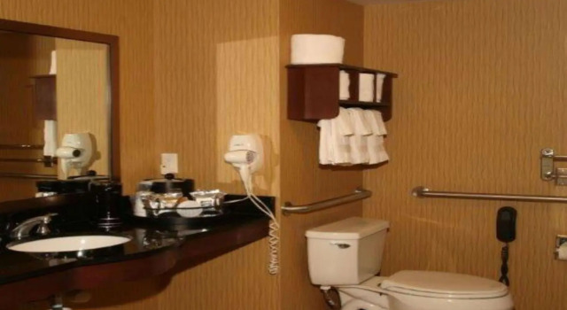 Четырёхместный номер Standard Hampton Inn & Suites Aberdeen