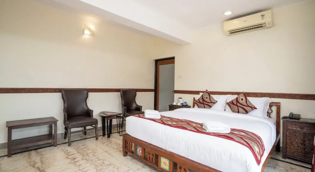 Номер Standard с балконом и с видом на бассейн Stone Wood Riverfront Resort, Siolim