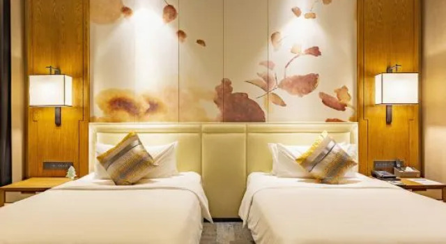 Номер Superior с видом на озеро Jinling Grand Hotel Nanchang