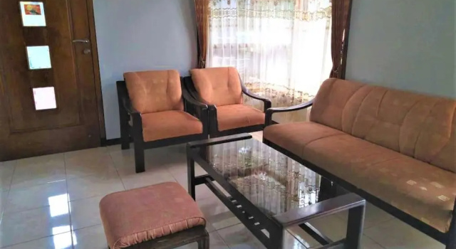Вилла с 4 комнатами Villa Trijaya