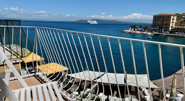 Exclusive sea view apartment-Molo 4