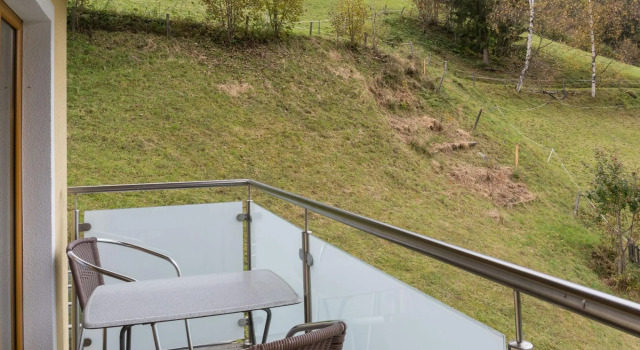 Cozy Holiday Apartment in Zell am See With a Balcony Near the ski Area