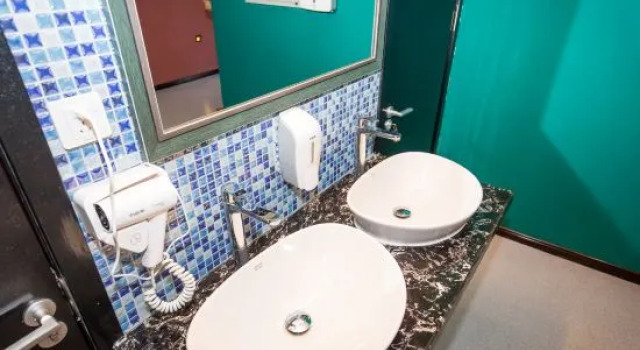 Кровать в общем номере (мужской номер) Lazy Bill'S Hostel