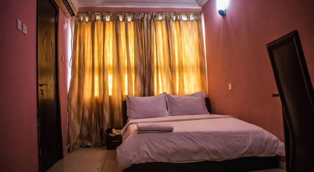 DBI Guest House, Book Guesthouse Ikeja 