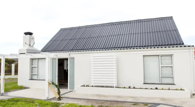 Sandbaai Cottages