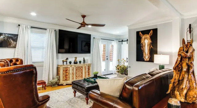 Коттедж 2 Mi to Historic Horse District: Dog-friendly Home