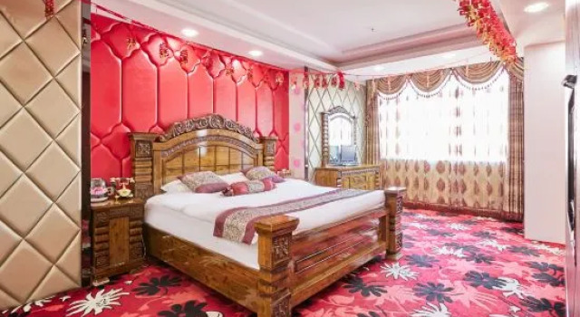 Люкс Deluxe Chicheng Hongyuan Business Club (Chicheng Bus Station)