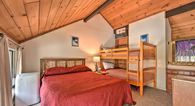 Апартаменты Village of Loon Mtn Condo with Fireplace and Balcony!