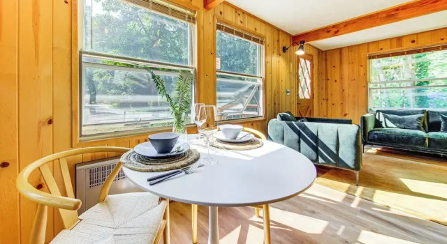 Walk to Skykomish River: Wooded Escape w/ Fire Pit, Book Feriehus Hoteller i Baring med parkering, Parkering