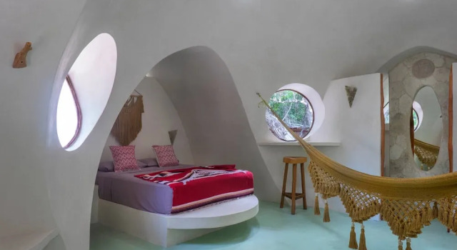 Room-unique Jungle Dome 2 Queen Beds