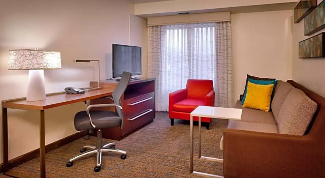 Четырёхместный люкс с 2 комнатами Residence Inn Salt Lake City Murray