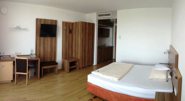 Номер Comfort Hotel Meridian ***superior