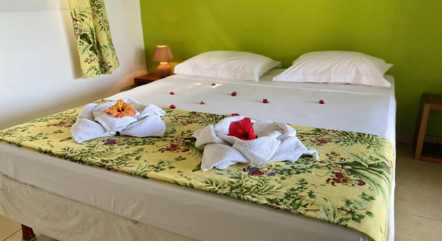 Bungalow idyllique à Vieux-Habitants avec vue sur la mer, Prenota Hotel Hotel a Basse-Terre con piscina, Piscina