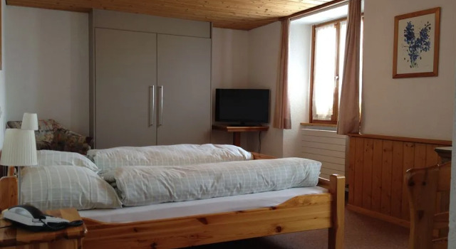 Hotel Bellevue, Book Hotel Mesocco Moesano