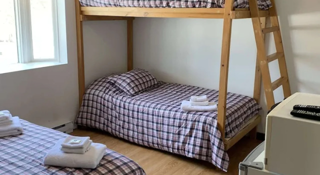 Auberge de Ferme-Neuve, Rezervasyon Pansiyon / Hostel Ferme-Neuve Quebec
