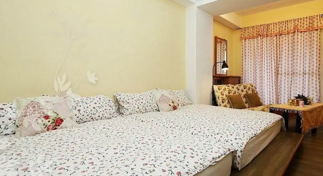 Четырёхместный номер Standard с балконом Gloria House