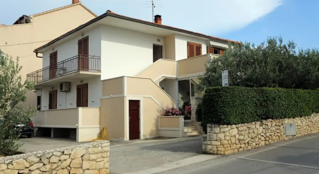 Mut - 250 m From Beach - A1
