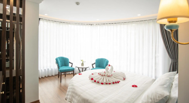 Hồng Vận Hotel, Забронировать Отель Отели Кау Гиай с парковкой, Парковка