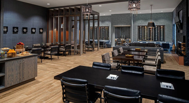 Двухместный клубный номер Standard Marriott Phoenix Chandler