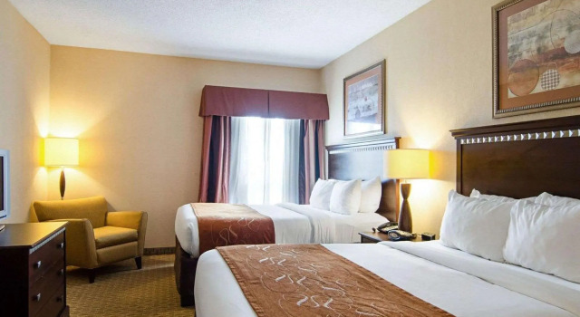 Четырёхместный люкс Comfort Suites Conway