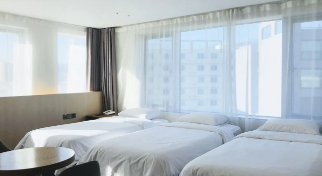 Трёхместный номер Superior The First70 Hotel