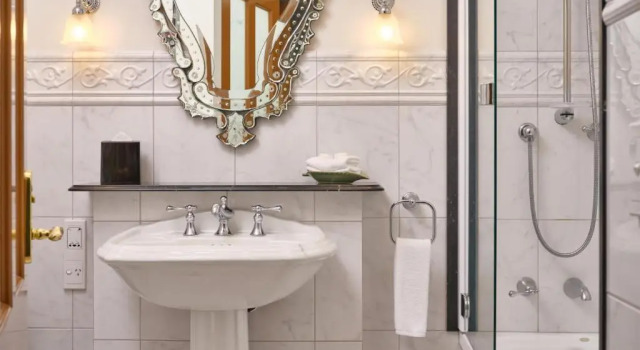 Номер Deluxe Craigs Royal Hotel