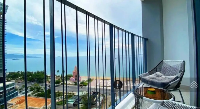 Семейная студия с балконом и с видом на море Panorama Beachfront Nha Trang by LYN Condotel