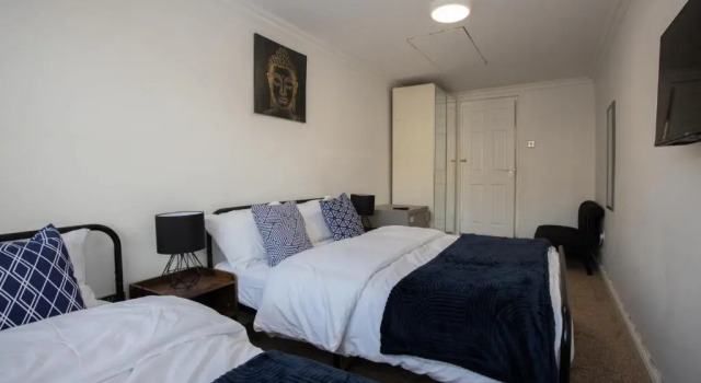 Renfrew House, Забронировать Отель Болтон Большой Манчестер